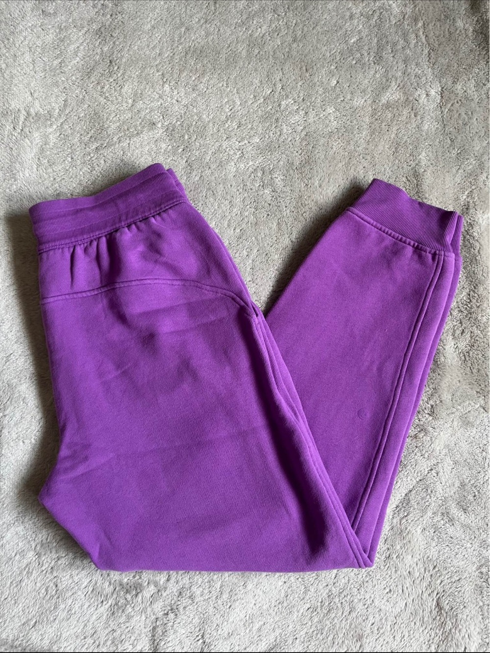 Lululemon Scuba Joggers size 8 In Moonlight Magenta